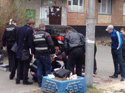 Основной версией убийства журналиста и писателя Олеся Бузины является его профессиональная деятельность - МВД