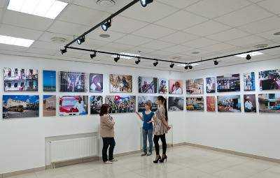 ООН и ЮНИСЕФ представили фотовыставку "Украина: Горе, потери и надежды"