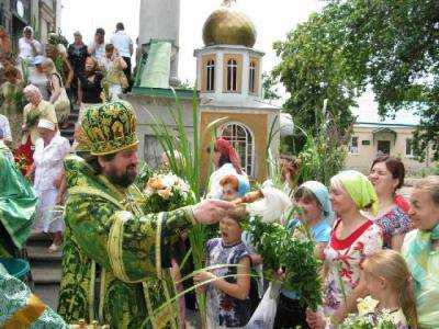 У православных христиан наступил один из важнейших праздников - День святой Троицы