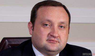 В июле-августе Минфин может объявить технический дефолт - С.Арбузов