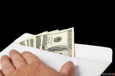 В Житомирской области правоохранители задержали чиновника Госземагентства и его посредника при получении взятки в 10 тыс. долл.