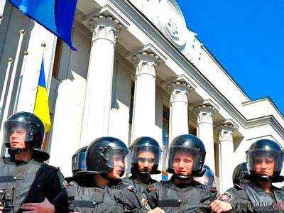 Киев: под зданием ВР проходят сразу несколько митингов