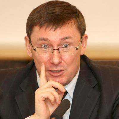Ю.Луценко: первоочередной проблемой Закарпатской области являются силовые структуры