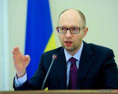 Премьер-министр Украины Арсений Яценюк поручил навести порядок с предоставлением бесплатных земельных участков участникам АТО