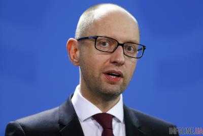 Премьер-министр Арсений Яценюк предложил рассекретить акты двух служебных расследований в Минздраве