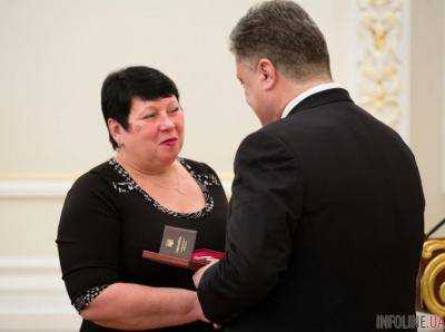 Президент Украины П.Порошенко присвоил 980 женщинам звание "Мать-героиня"