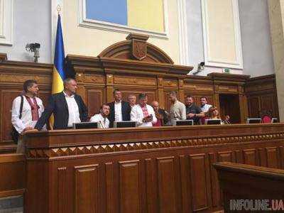 Готовится силовое разблокирование трибуны ВР - нардеп