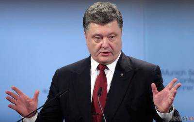Порошенко заявил, что не будет давить на парламент при принятии изменений в Конституцию