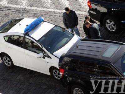 Автомобиль МВД столкнулся с легковым автомобилем на Крещатике