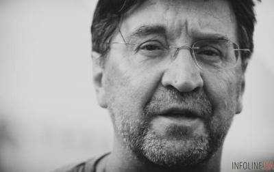 Шевчук посвятил свой хит "Ветер" погибшим пассажирам самолета А321. Весь зал встал на колени