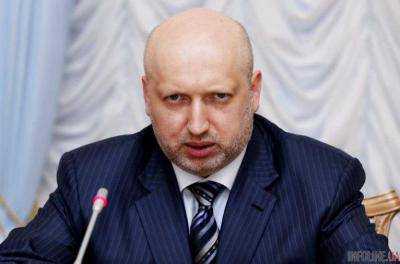 А.Турчинов: в 2016 году Украина может ввести визовый режим с РФ