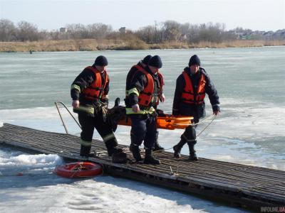 Киев: на Русановском канале двое мужчин провалились под лед и погибли