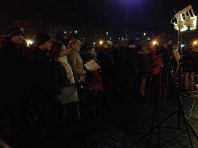В Херсоне на площади Свободы устроили концерт памяти Кузьмы Скрябина
