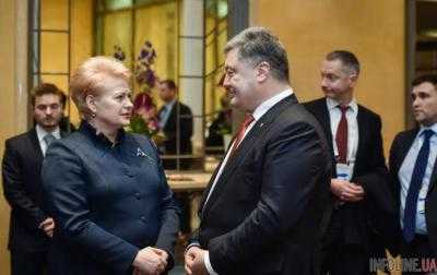 Во время встречи в Мюнхене Д.Грибаускайте обсудила с П.Порошенко борьбу с пропагандой