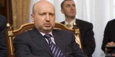 Турчинов обсудил сотрудничество с министрами обороны Литвы и Швеции