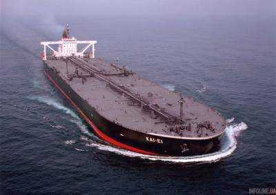 Первый танкер с иранской нефтью прибыл в Европу