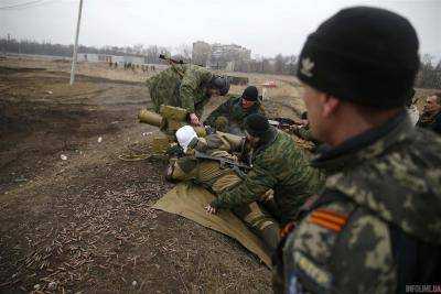 Возле Докучаевска боевики из штатного вооружения танков обстреляли наблюдательные и опорные пункты сил АТО