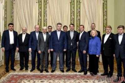 Сегодня Порошенко провел первое заседании Международного консультативного совета