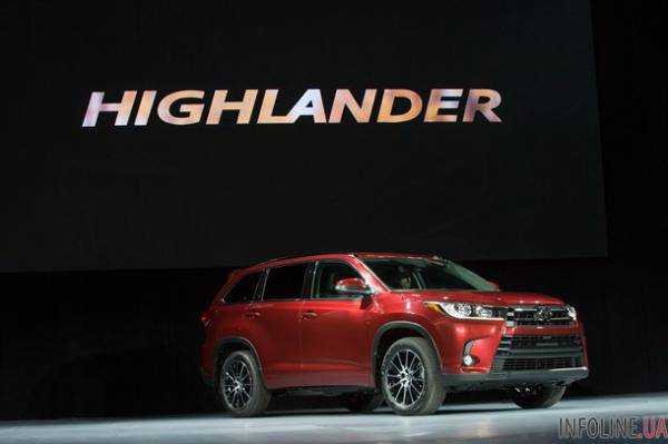 Новенький кроссовер Toyota Highlander. Фото