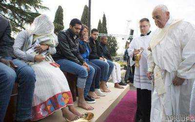 Папа Римский Франциск совершил обряд омовения ног