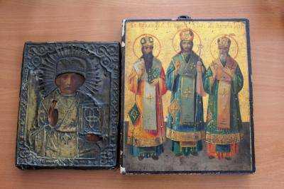 Проводник поезда "Кишинев-Москва" вез в Россию шесть церковных икон