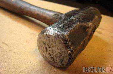 В России вор ради сладостей несколько часов кувалдой разбивал стену магазина