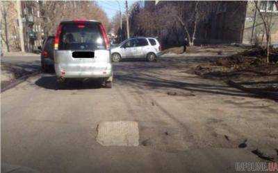 Новые технологии или как в России "латают" матрасами дороги. Фотофакт