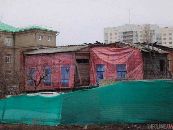 "Саратов ждет Дмитрия Медведева": разрушенные дома, краска и цветные баннеры. Фото