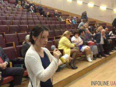 Гвоздь программы: студентка задала чиновнику неловкий вопрос. Видео