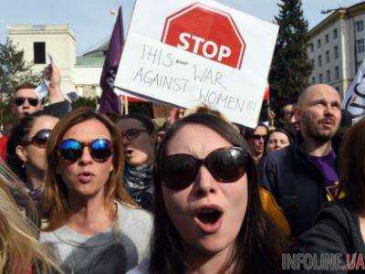 В Варшаве прошла многотысячная акция протеста против запрета абортов