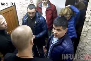 Ментовской беспредел в России: в Тюмени начальник полиции вызвал ОМОН после того, как не прошол фейсконтроль в ресторане. Видео