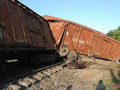 В Алтайском крае сошли с рельсов восемь вагонов с серной кислотой