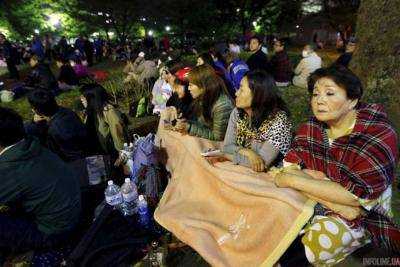 В Японии из-за землетрясения под дождем вынуждены ночевать более 200 тыс. человек