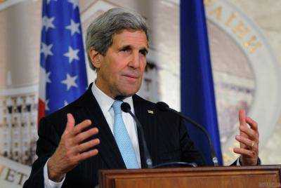 На подписании Парижского климатического соглашения Дж.Керри был с внучкой