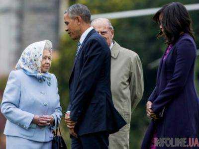 Президент США подарил королеве Елизавете II  альбом с фотографиями