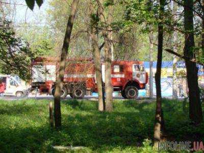 В Днепропетровске пожарные ликвидировали возгорание автомобиля "КАМАЗ"