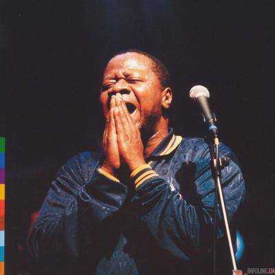 Во время выступления на сцене умер конголезский певец Папа Вембу