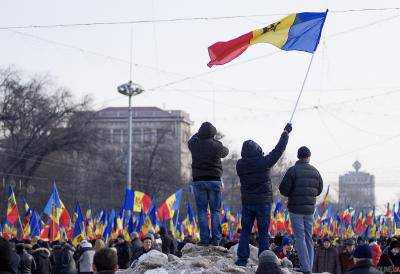 В Кишиневе протестующие требуют отставки правительства