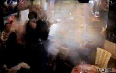 Опубликовано шокирующее видео самоподрыва смертника в парижском кафе