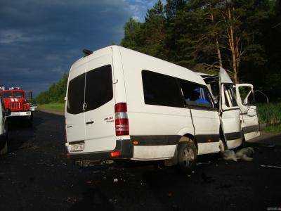 ДТП в Киеве: водитель автобуса не справился с управлением