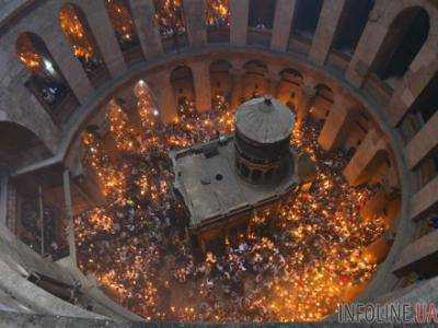 Благодатный огонь сошел в храме Гроба Господня в Иерусалиме