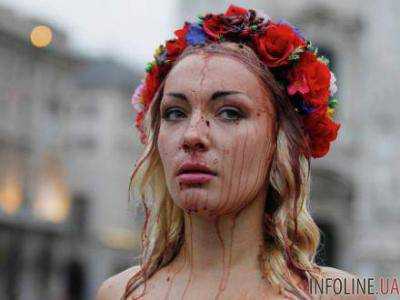 Во Франции активистки Femen устроили провокацию на 1 мая. Видео