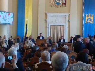 Двигателями изменений в Украине должны стать общины - В.Гройсман