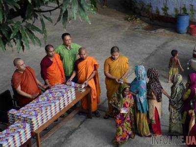 В храме Бангладеш убили буддийского монаха