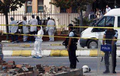 По меньшей мере четыре человека получили ранения в результате взрыва в Стамбуле