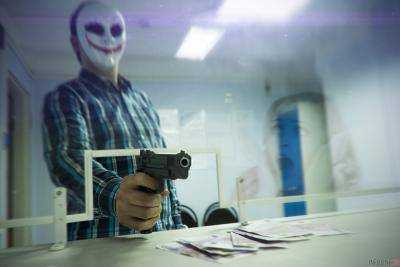 В Москве в отделение банка неизвестный взял шесть заложников