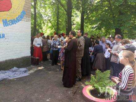 Школьники Днепропетровска организовали благотворительный праздник для участников АТО