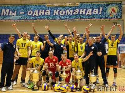 Харьковский "Локомотив" восьмой раз подряд стал чемпионом Украины по волейболу