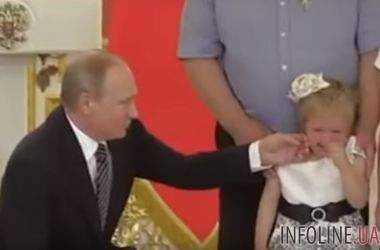 Как Путин оконфузился с ребенком в Кремле. Видео
