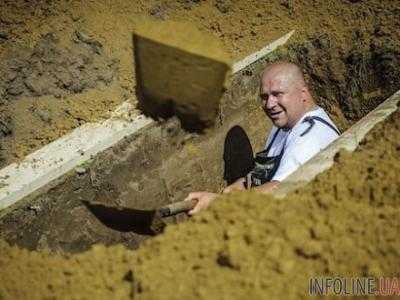 В Венгрии провели национальные соревнования по скоростному копанию могил